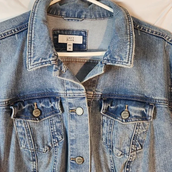 Loft Plus Denim  Trucker Jean Light Wash Jacket - Picture 2 of 8